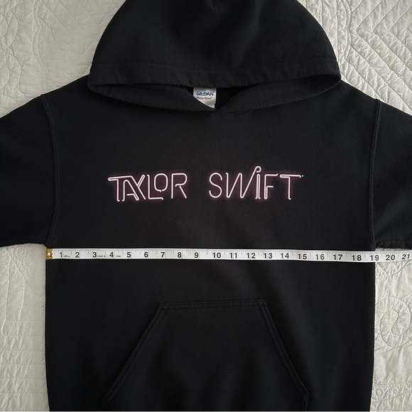 Taylor Swift The 1989 World Tour 2015 Hoodie Sweatshirt Neon Script Small - Picture 8 of 12